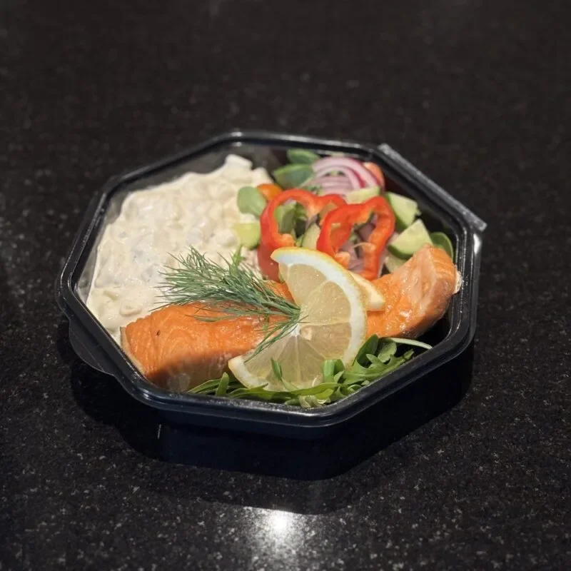 Varmrökt lax med potatissallad